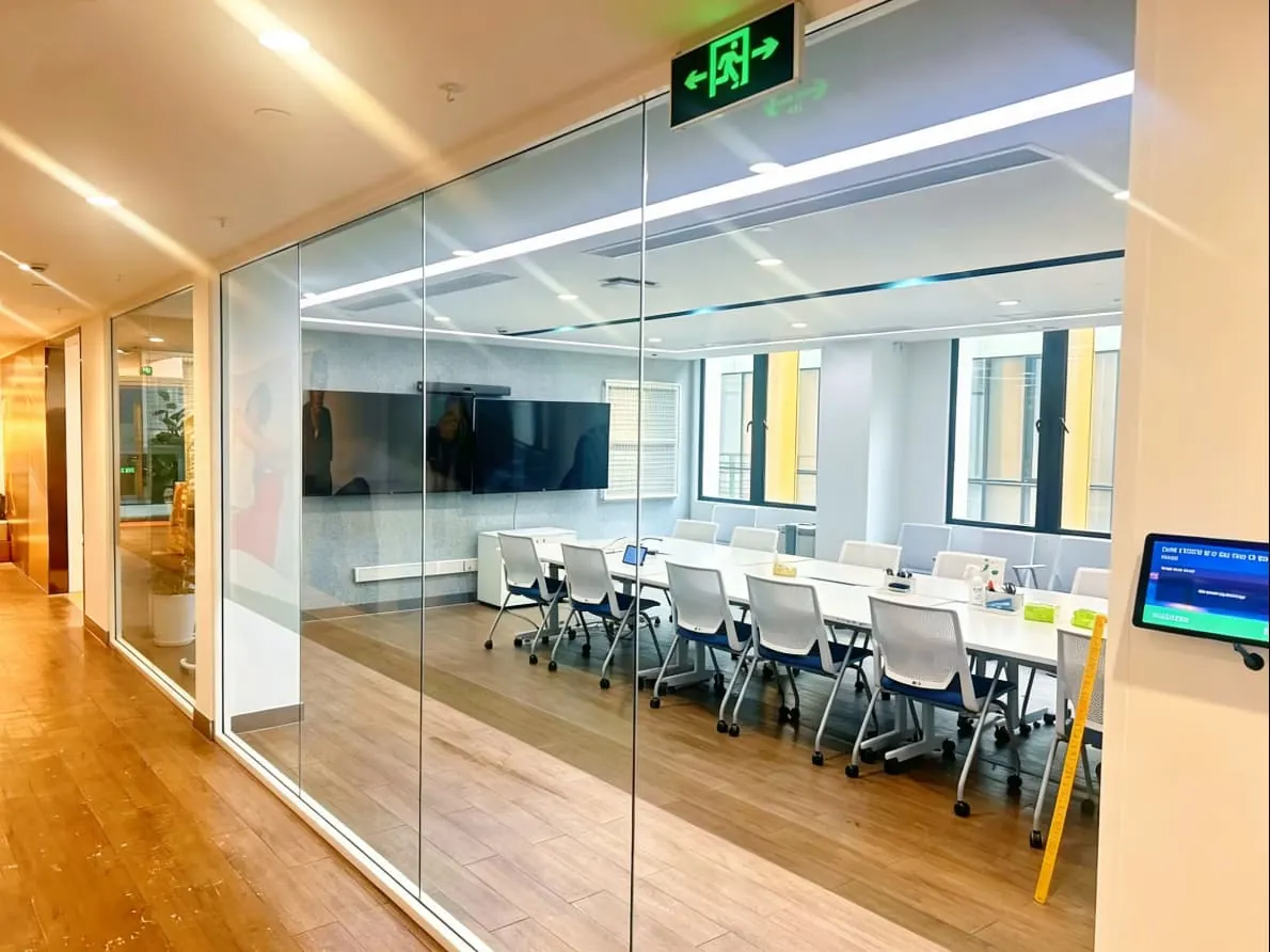 GAP Shanghai Office Polarizing Window Film project